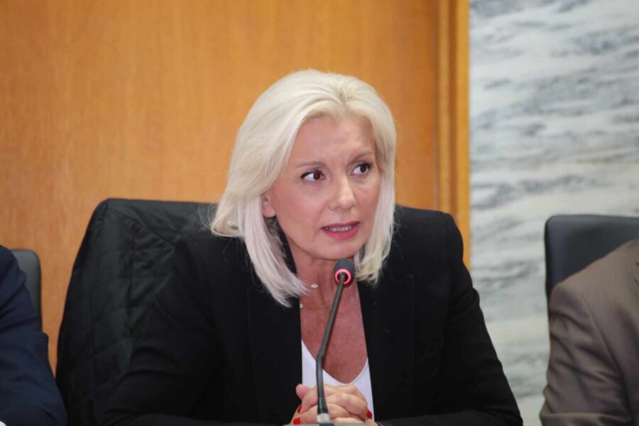 Νέα Γραμματέας της Αποκεντρωμένης η Ρένα Καραλαριώτου